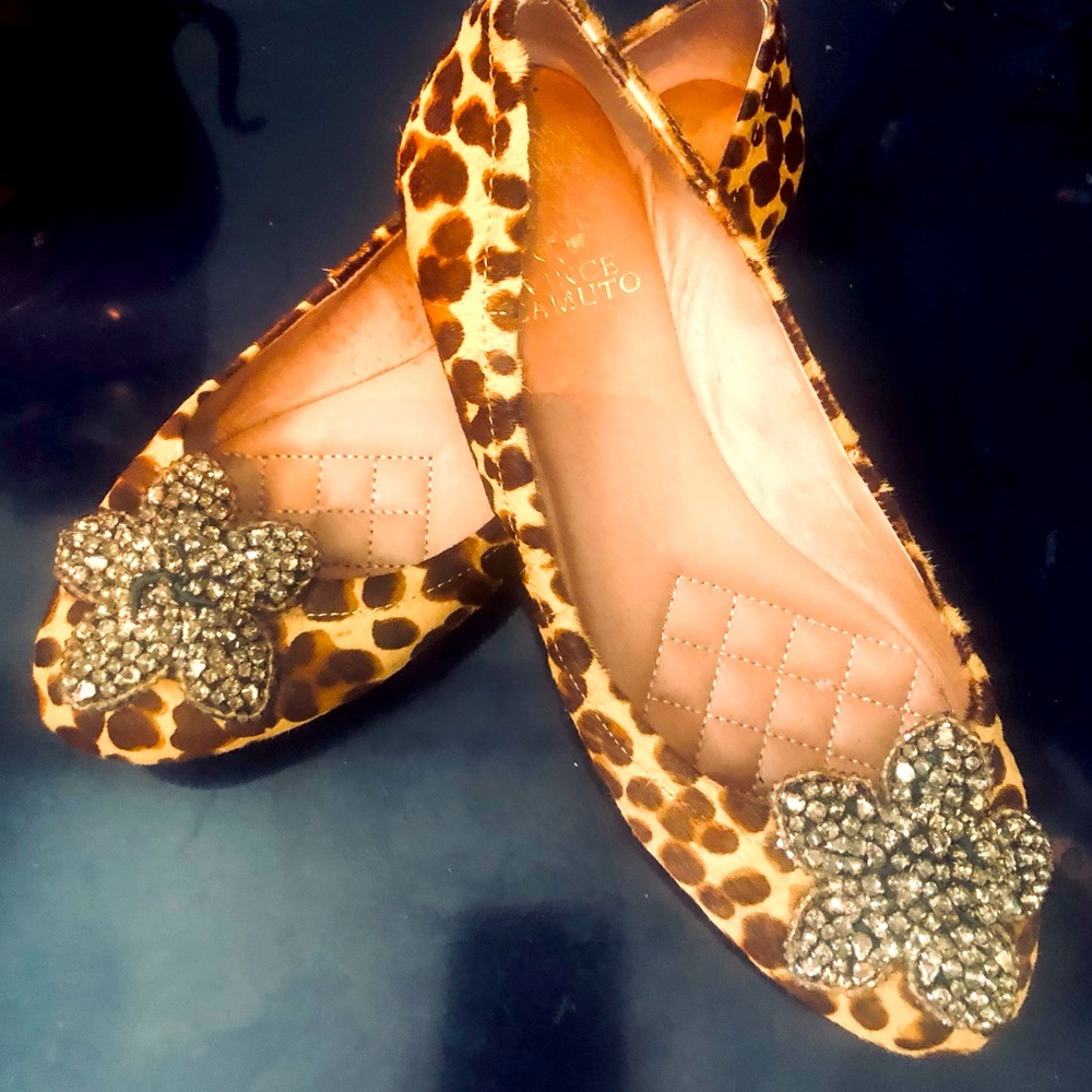 Vince Camuto Leopard 🐆 Print Flats with Embellished Flower